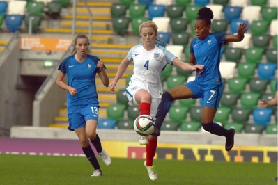 U19 - ANGLETERRE - FRANCE : 3-1, les Bleuettes payent cash leurs erreurs