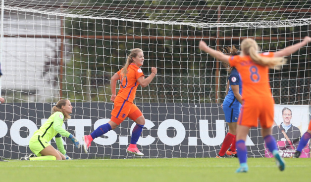 Pelova débloque la situation après dix minutes de jeu (photo UEFA.com) Pelova débloque la situation après dix minutes de jeu (photo UEFA.com)