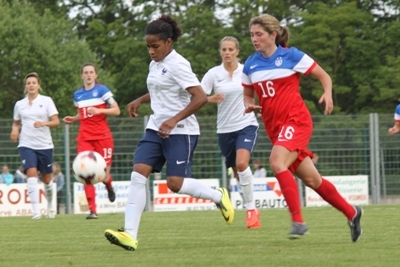 La meilleure buteuse du championnat U19 a provoqué le danger dans la défense américaine