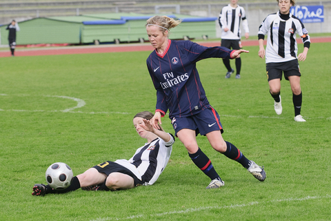 2010_Football_Feminin_Division1_J14_0062.jpg