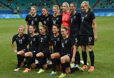 #Rio2016 - JO - NOUVELLE-ZELANDE - FRANCE (0-3) : les Bleues accèdent au quart #Rio2016 - JO - NOUVELLE-ZELANDE - FRANCE (0-3) : les Bleues accèdent au quart