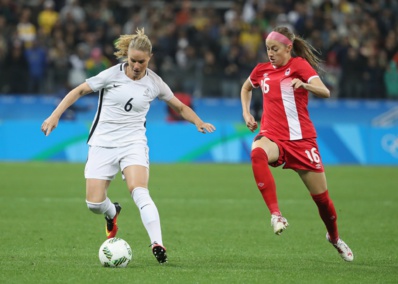 Le milieu de terrain avec Henry n'a pas été à son avantage (photo FIFA.com) Le milieu de terrain avec Henry n'a pas été à son avantage (photo FIFA.com)