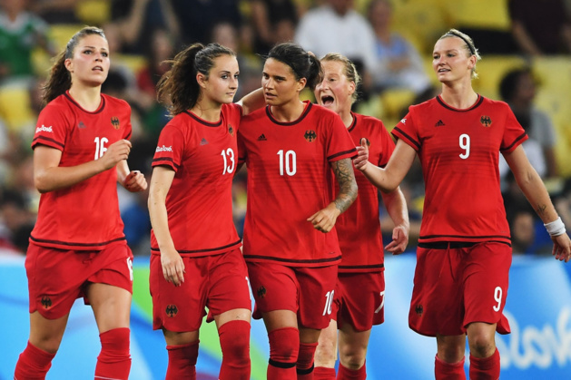 Leupolz, Däbritz, Marozsan, Behringer et Popp décrochent l'or avec l'Allemagne (photo FIFA.com) Leupolz, Däbritz, Marozsan, Behringer et Popp décrochent l'or avec l'Allemagne (photo FIFA.com)