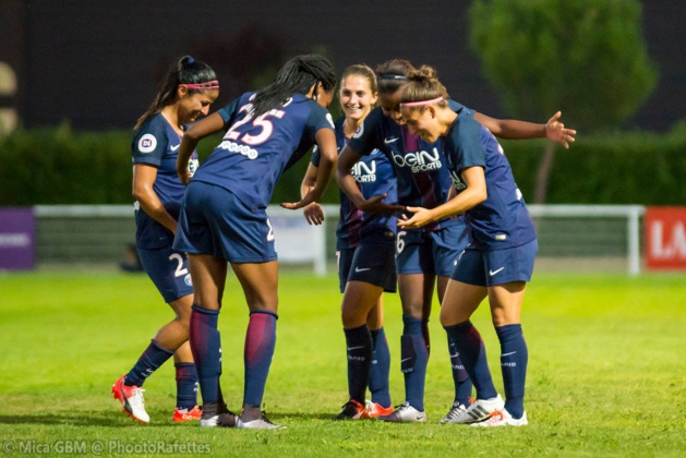 Les Parisiennes félicitent le but de Veronica Boquete (photo Mica GBM Phootorafettes) Les Parisiennes félicitent le but de Veronica Boquete (photo Mica GBM Phootorafettes)