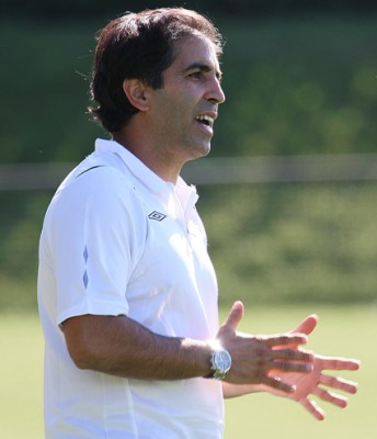 Farid Benstiti (photo : Van Gol) Farid Benstiti (photo : Van Gol)