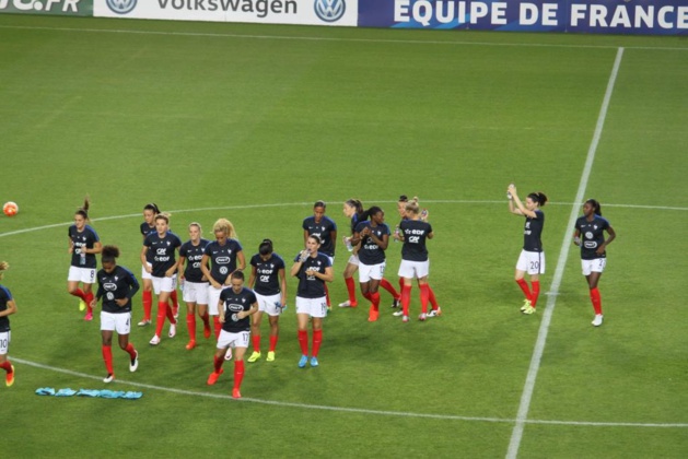 Bleues - FRANCE - BRESIL : Henry capitaine et latérale gauche Bleues - FRANCE - BRESIL : Henry capitaine et latérale gauche