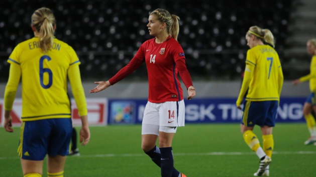 Ada Hegerberg est restée muette avant de sortir suite un choc à la tête et un saignement Ada Hegerberg est restée muette avant de sortir suite un choc à la tête et un saignement