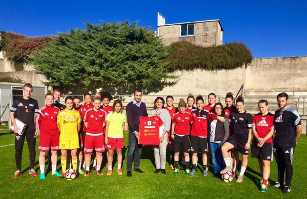 Echouafni avec la Présidente Cluzel et l'effectif des Rafettes (photo RAF) Echouafni avec la Présidente Cluzel et l'effectif des Rafettes (photo RAF)