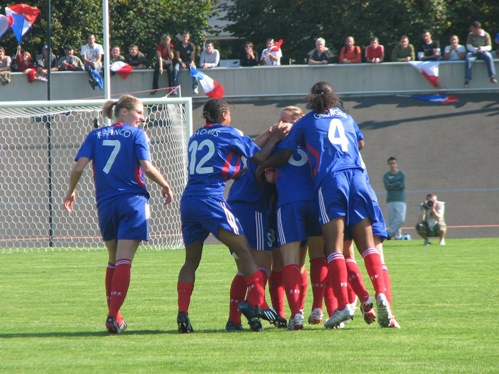 La joie tricolore après l'ouverture du score de Soubeyrand (photo : S. Duret)