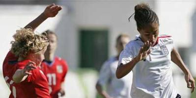 Yankey et l'Angleterre toujours en course (photo : fa.com) Yankey et l'Angleterre toujours en course (photo : fa.com)