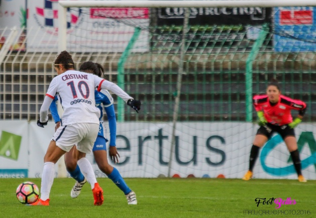 La patte gauche de Cristiane a encore frappé (photo Manu Cahu)
