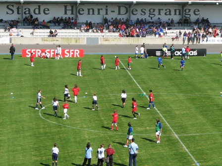 150 jeunes filles ont assuré l'animation d'avant match