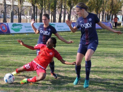 Paredes, à droite, n'a pas fait que défendre Paredes, à droite, n'a pas fait que défendre