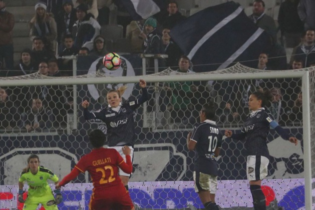Les Bordelaises et la gardienne Launay surprises à deux reprises en première période (photo FCGB) Les Bordelaises et la gardienne Launay surprises à deux reprises en première période (photo FCGB)