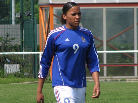 Delie, auteur du seul but de la rencontre Delie, auteur du seul but de la rencontre