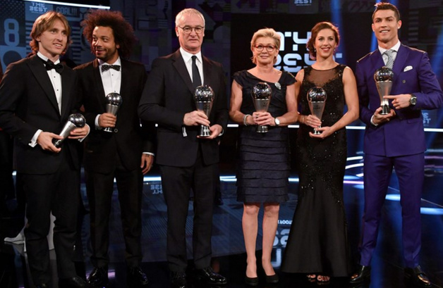 Les lauréats 2016 (photo FIFA) Les lauréats 2016 (photo FIFA)