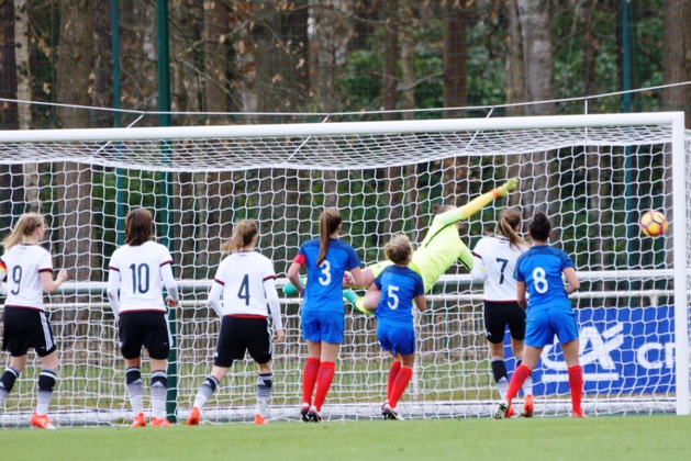 L'ouverture du score allemande sur coup franc (photo Sébastien Duret)