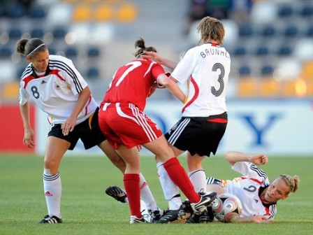Pas de but entre Allemandes et Canadiennes (foto-net) Pas de but entre Allemandes et Canadiennes (foto-net)