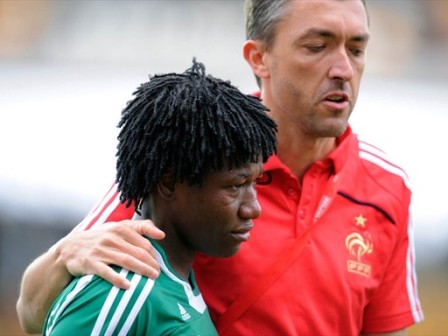 Stéphane Pilard avec la capitaine nigeriane (foto-net)