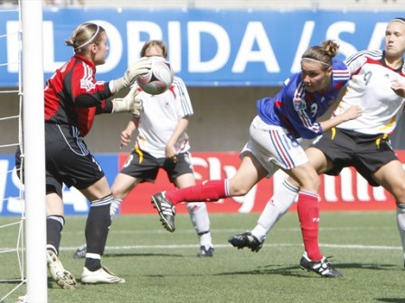 Pervier réussit le doublé mais la France s'incline 3-5 (foto-net) Pervier réussit le doublé mais la France s'incline 3-5 (foto-net)
