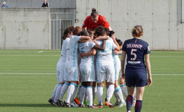 La joie olympienne contraste avec la déception de Delannoy (photo footofeminin.fr) La joie olympienne contraste avec la déception de Delannoy (photo footofeminin.fr)