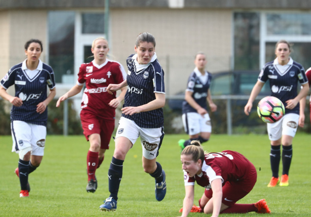 Une Messine à terre, mais ce sont bien les Grenats qui ont relevé la tête (photo FCGB) Une Messine à terre, mais ce sont bien les Grenats qui ont relevé la tête (photo FCGB)