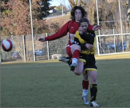 Les joueuses d'Arbois (en jaune) ont sorti Besançon (photo : BRC)