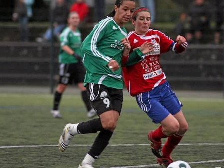 Duel entre Migot (Rennes) et Roul (La Roche) (photo : OF)