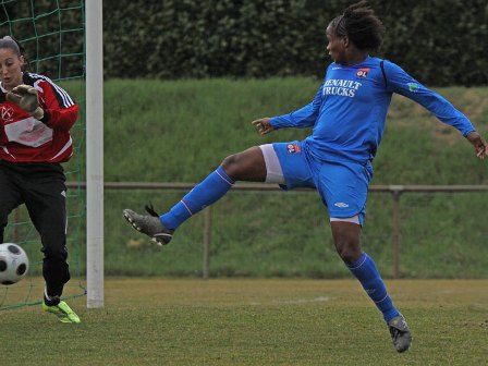 Nouveau but pour Katia (photo : Van Gol) Nouveau but pour Katia (photo : Van Gol)