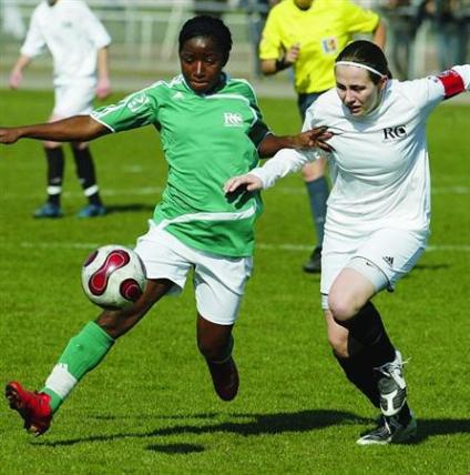 Ngono Mani devance Delannoy et le PSG (photo : LP)