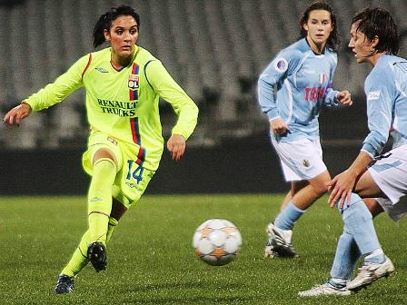 Louisa Necib (photo : Denis Dupont) Louisa Necib (photo : Denis Dupont)