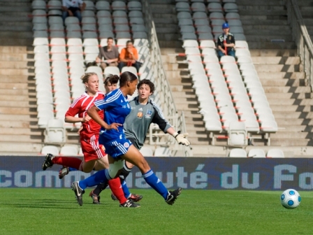 Delie inscrit le premier but Delie inscrit le premier but