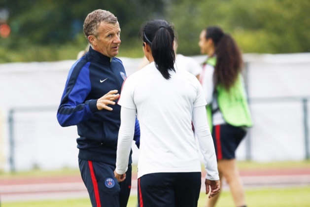 Patrice Lair en compagnie de Shirley Cruz (photo PSG.fr) Patrice Lair en compagnie de Shirley Cruz (photo PSG.fr)