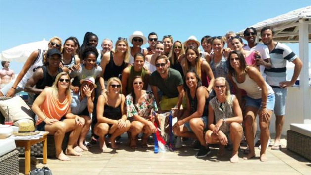 Les joueuses de l'OL ont posé en compagnie de Francesco Totti (twitter OL) Les joueuses de l'OL ont posé en compagnie de Francesco Totti (twitter OL)