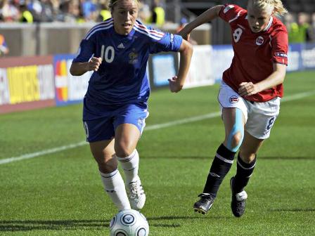 Abily a offert l'égalisation aux Bleues (photo : Dagbladet.no)