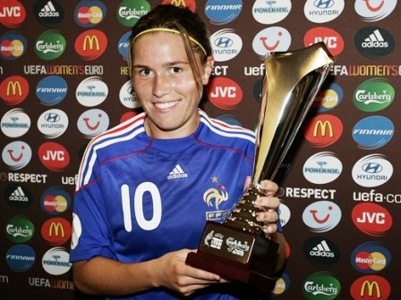 Abily élue joueuse du match (photo : uefa.com) Abily élue joueuse du match (photo : uefa.com)
