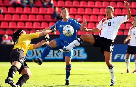 L'Allemagne Inka Grings (photo : uefa.com) L'Allemagne Inka Grings (photo : uefa.com)