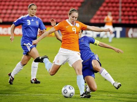 Melis aura été un poison pour la défense tricolore (photo : uefa.com)