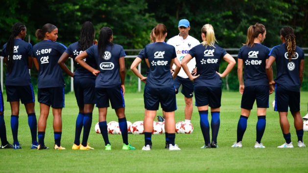 Echouafni et les Bleues ont hâte d'en découdre (photo AFP) Echouafni et les Bleues ont hâte d'en découdre (photo AFP)