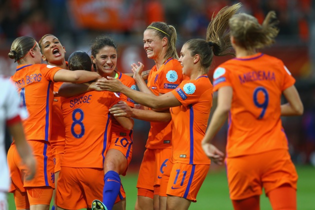 Spitse a marqué le seul but sur penalty (photo UEFA.com) Spitse a marqué le seul but sur penalty (photo UEFA.com)