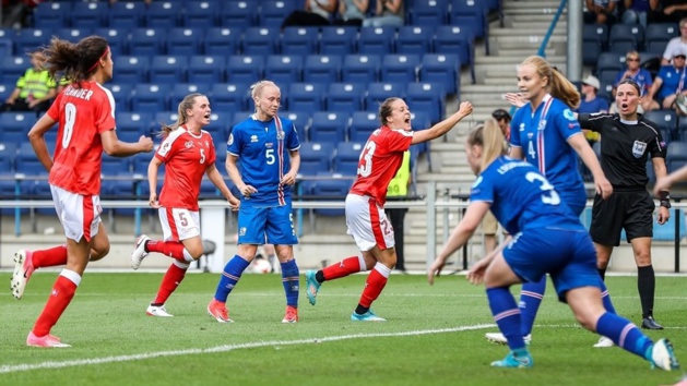 La Suisse s'impose 2-1 (photos UEFA.com) La Suisse s'impose 2-1 (photos UEFA.com)