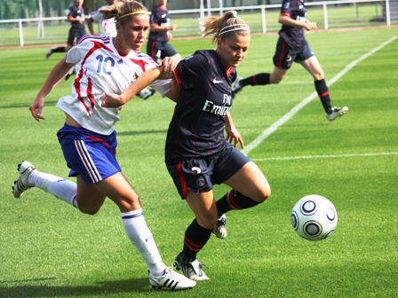 Camille Abily et Laure Boulleau (photo : Sébastien Duret)