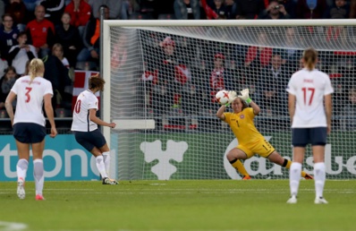 Le penalty stoppé par Petersen Le penalty stoppé par Petersen