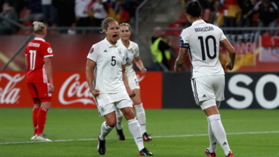 Peter et Marozsan, les deux buteuses du jour Peter et Marozsan, les deux buteuses du jour
