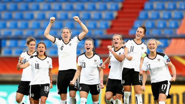 La joie autrichienne lors de la séance de tirs au but (photo UEFA.com) La joie autrichienne lors de la séance de tirs au but (photo UEFA.com)