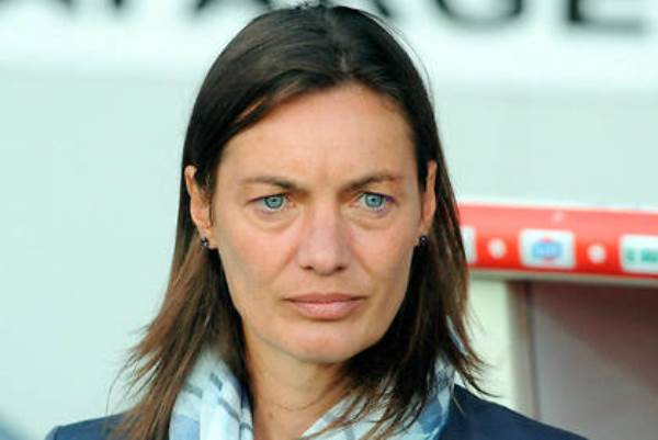 #Bleues - Corinne DIACRE : "Tout faire pour ramener un trophée à la Fédération" #Bleues - Corinne DIACRE : "Tout faire pour ramener un trophée à la Fédération"