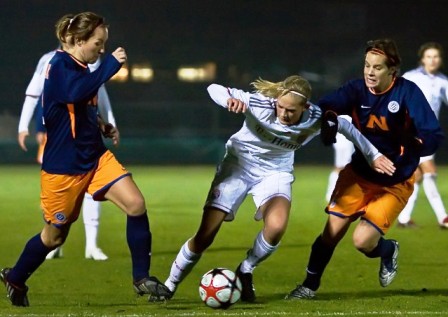 Delphine Blanc titularisée a gagné les duels aériens