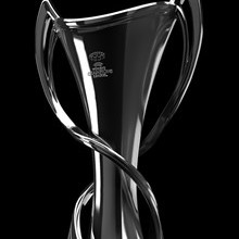 Le nouveau trophée (photo : uefa.com)