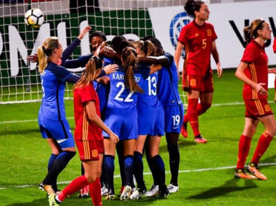 Georges félicitée pour l'ouverture du score Georges félicitée pour l'ouverture du score