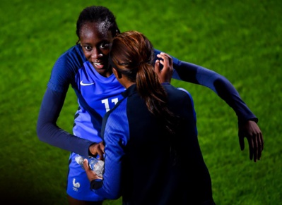 Sarr remplacée et félicitée par Diacre Sarr remplacée et félicitée par Diacre